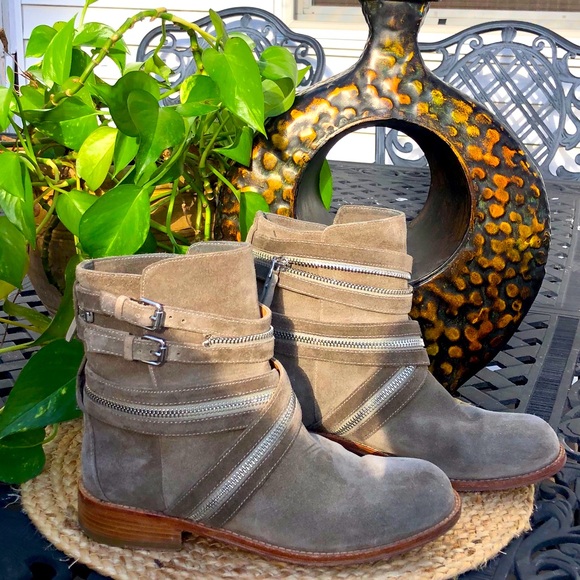 VC Signature Vince Camuto Rosaria Boot - Picture 3 of 10